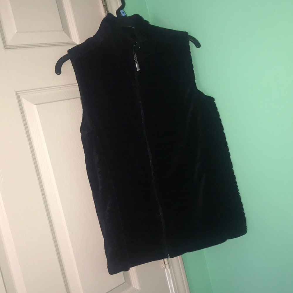 Fur vest 🖤